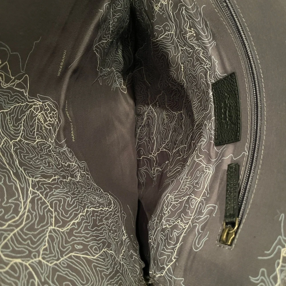 Honest Wolf Travel Bag Sleeve